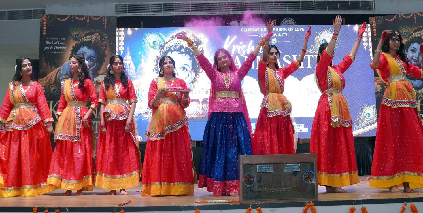 Shower of Flowers & Krishna Abhishek Celebrate Janmashtami