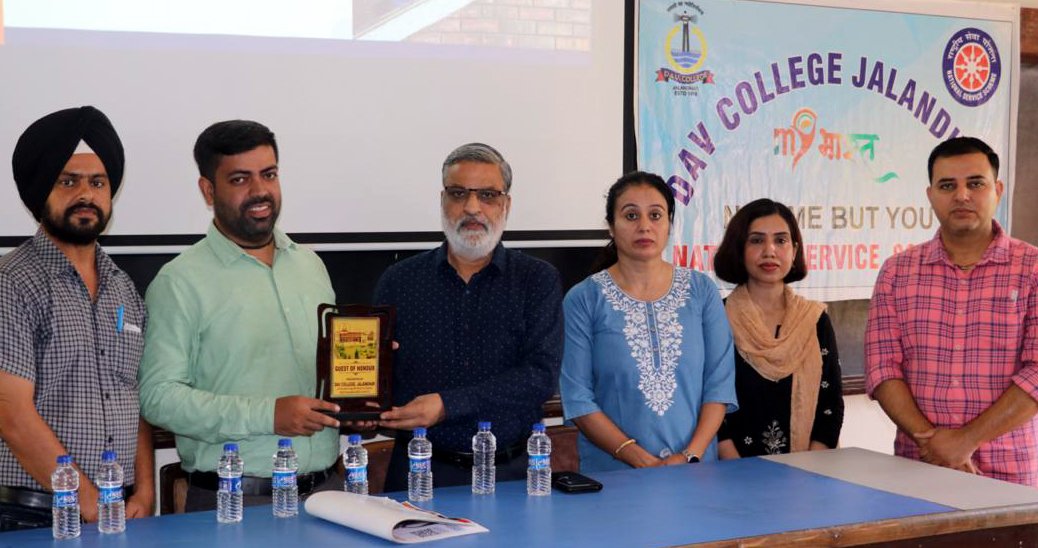 NSS unit of DAV College, Jalandhar holds mega participation drive for Viksit Bharat Quiz